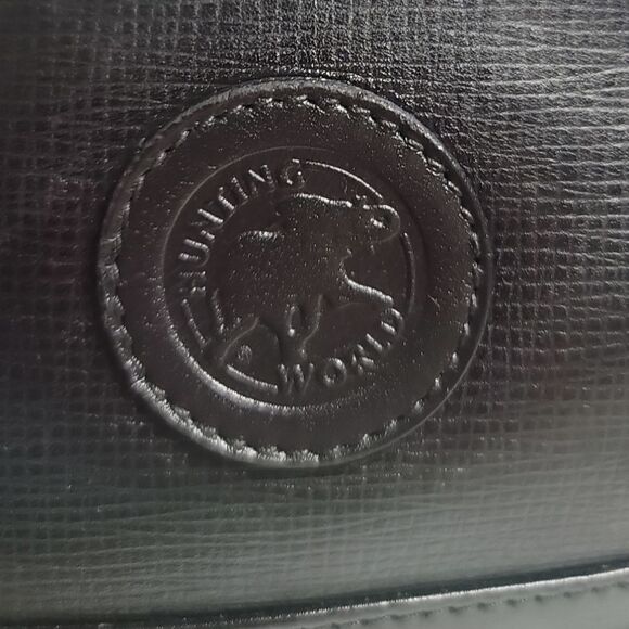 Hunting World Black Leather Toiletry Bag - Picture 10 of 11